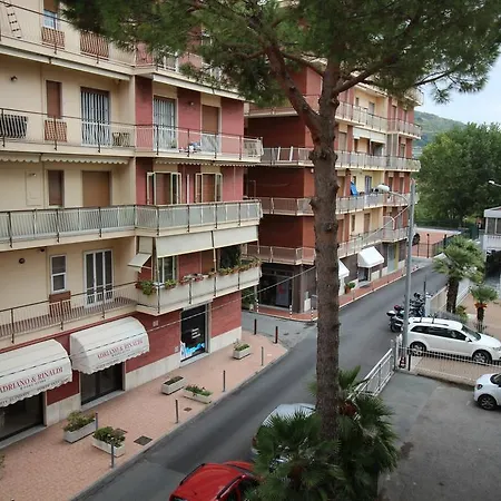 Apollo アパート *